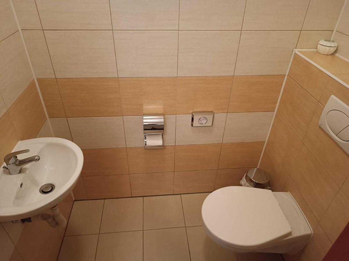 Restaurace A Penzion U Lesa Hawierzów Zewnętrze zdjęcie